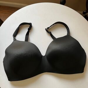 Cacique Black T-Shirt Bra with Molded Cups. Size 38DDD